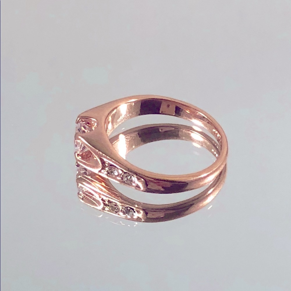 Rose Gold Rhinestones Ring - Picture 4 of 6